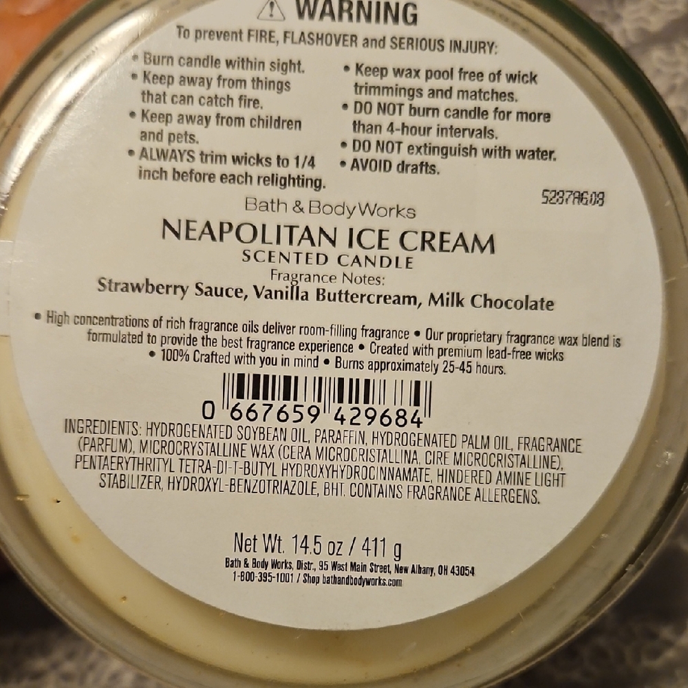 Bath & Body Works Neapolitan Ice Cream Candle - Picture 2 of 3
